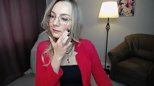 Snapshot of Ava_Elior chatting on October 15, 9:42 am Ava Elior online show from October 15, 9:42 am