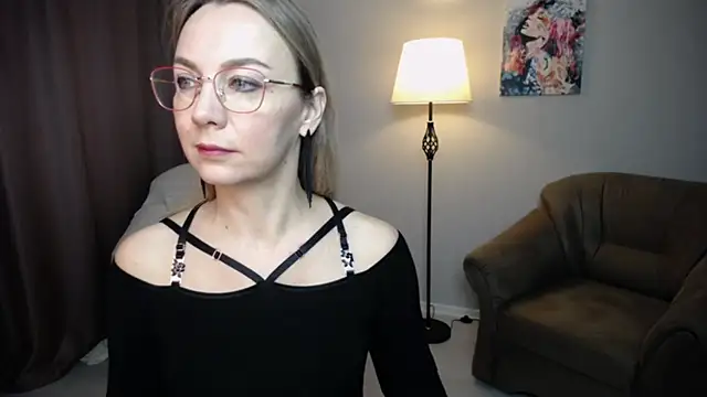 Snapshot of Ava_Elior chatting on November 2, 6:49 am Ava Elior online show from November 2, 6:49 am