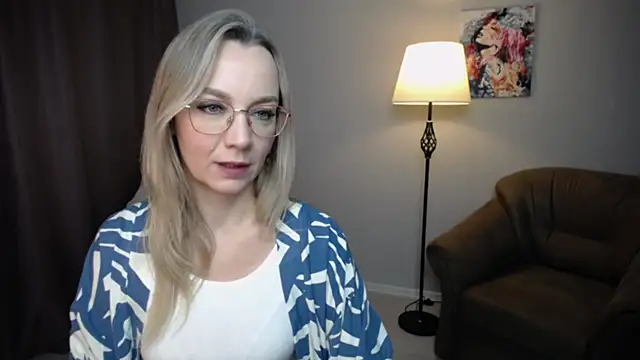 Snapshot of Ava_Elior chatting on November 5, 10:37 am Ava Elior online show from November 5, 10:37 am