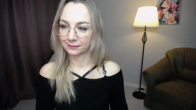 Snapshot of Ava_Elior chatting on November 9, 5:50 am Ava Elior online show from November 9, 5:50 am