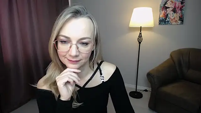 Snapshot of Ava_Elior chatting on November 15, 10:12 am Ava Elior online show from November 15, 10:12 am