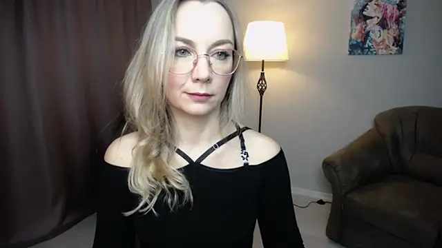 Snapshot of Ava_Elior chatting on November 22, 6:23 am Ava Elior online show from November 22, 6:23 am