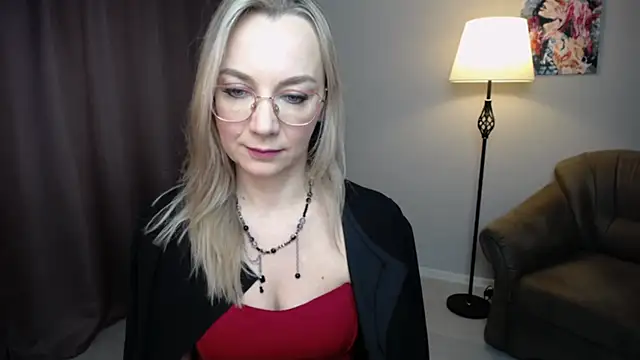 Snapshot of Ava_Elior chatting on December 4, 10:13 am Ava Elior online show from December 4, 10:13 am