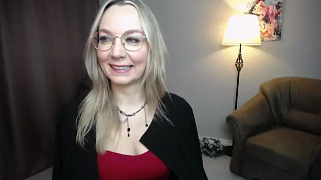 Snapshot of Ava_Elior chatting on December 22, 11:07 am Ava Elior online show from December 22, 11:07 am