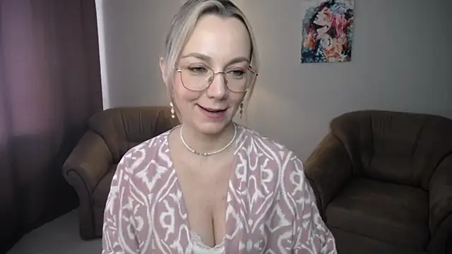 Ava Elior online show from June 15, 11:12 am