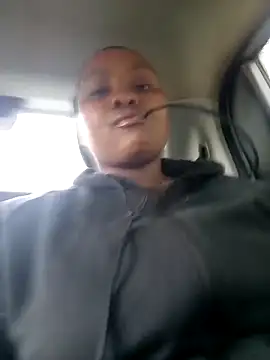 Snapshot of SativaHot96 chatting on April 13, 11:27 am SativaHot96 online show from April 13, 11:27 am