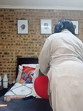 Snapshot of SativaHot96 chatting on June 14, 2:24 am SativaHot96 online show from June 14, 2:24 am