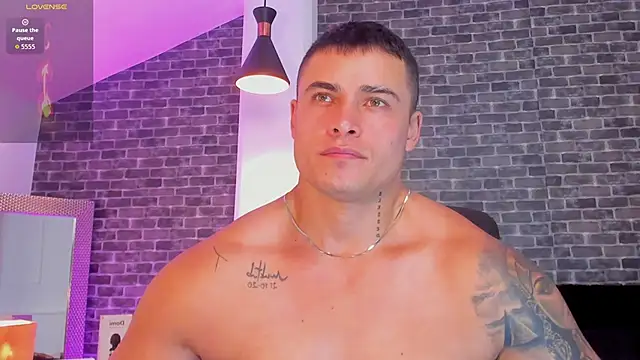 connorsmiith online show from September 24, 12:52 pm