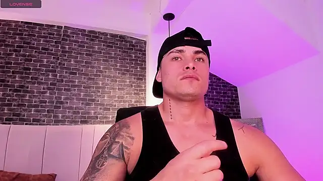 connorsmiith online show from March 14, 6:02 pm