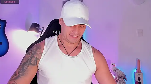 connorsmiith online show from June 9, 1:56 pm