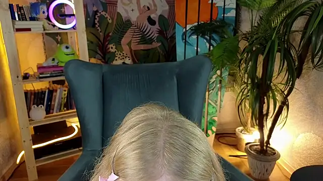 BarbieRichy online show from September 18, 5:20 am