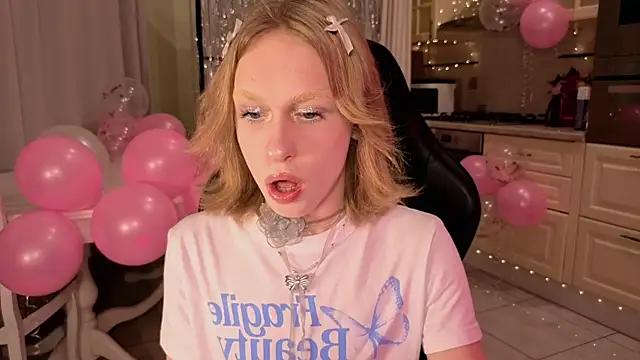 BarbieRichy online show from October 24, 5:48 am