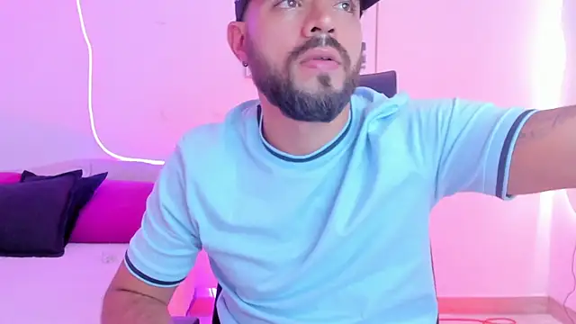 Snapshot of Maximo_Di_Santi chatting on October 16, 10:55 pm Maximo Di Santi online show from October 16, 10:55 pm