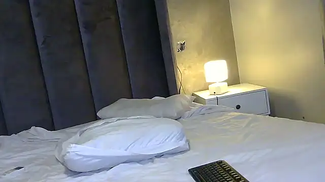 Snapshot of Ivysol chatting on October 6, 7:28 am Ivysol online show from October 6, 7:28 am