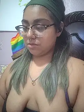 Lovelyrainn online show from November 1, 1:18 am