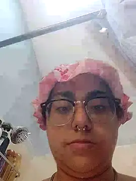 Lovelyrainn online show from November 11, 1:55 pm