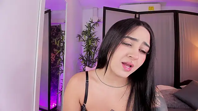 ChloeShade online show from December 5, 7:43 pm