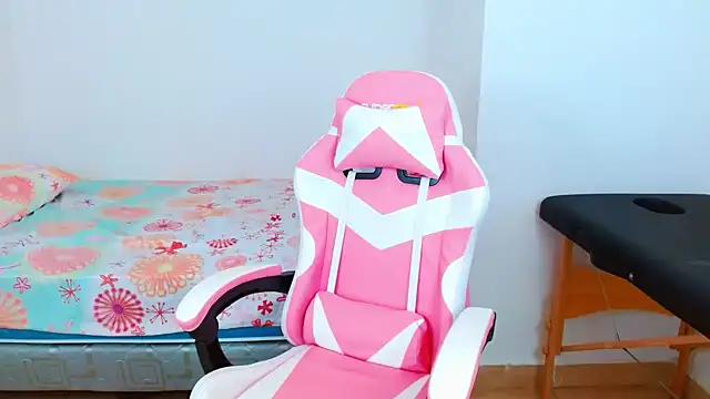 kamilla evans online show from November 11, 10:43 pm