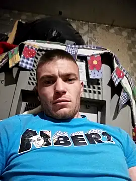 Snapshot of Kisszivacs chatting on March 7, 2:03 pm Kisszivacs online show from March 7, 2:03 pm