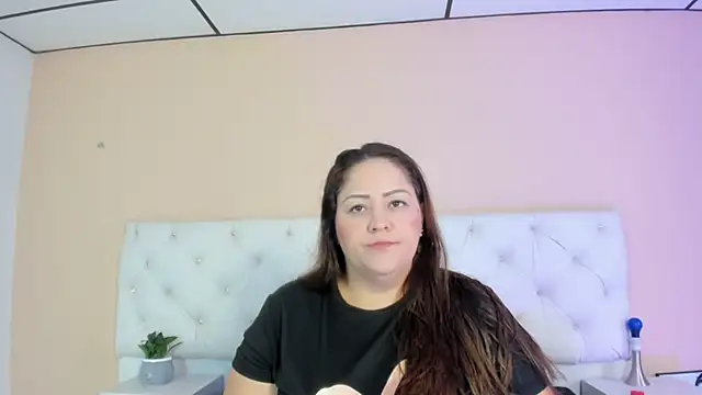 katte landerr online show from November 22, 1:32 pm