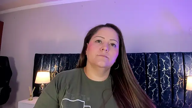 Snapshot of katte_landerr chatting on February 24, 1:09 pm katte landerr online show from February 24, 1:09 pm