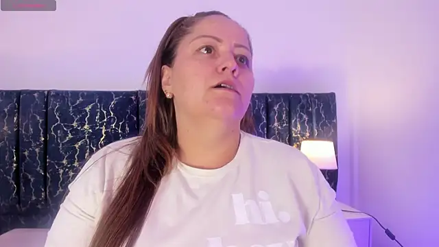 Snapshot of katte_landerr chatting on March 2, 1:29 pm katte landerr online show from March 2, 1:29 pm