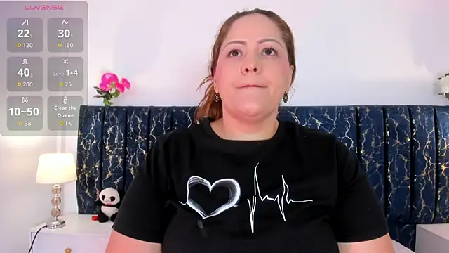 Snapshot of katte_landerr chatting on May 5, 1:08 pm katte landerr online show from May 5, 1:08 pm