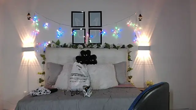 Megan 05  online show from March 5, 6:15 pm