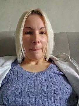 Snapshot of Sunny-Sin chatting on February 2, 11:20 am Sunny-Sin online show from February 2, 11:20 am