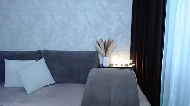 IrisJones online show from September 25, 9:02 am