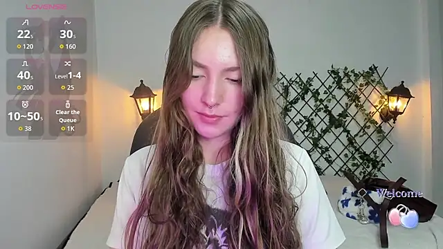 velvet  moon online show from February 1, 4:38 pm