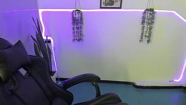 Angie lynn online show from December 5, 4:25 pm