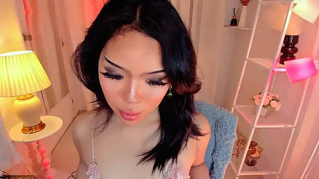 Snapshot of MS_LUNA chatting on February 12, 12:27 am MS LUNA online show from February 12, 12:27 am