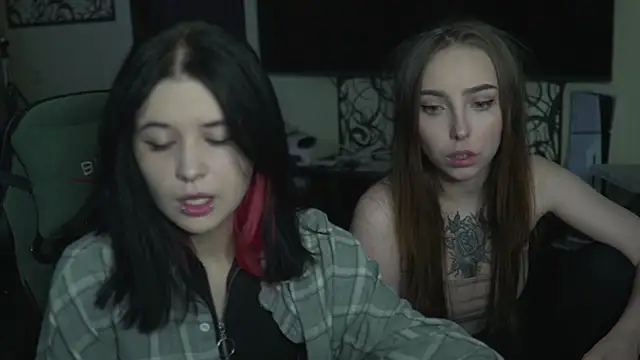 Snapshot of lis_silver chatting on February 18, 2:24 pm lis silver online show from February 18, 2:24 pm