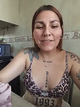 xjuanaxmaldadxxx online show from June 6, 6:23 pm