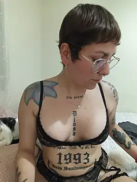 xjuanaxmaldadxxx online show from August 3, 11:19 pm