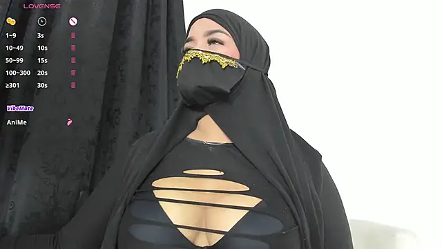 Snapshot of thaira_aly chatting on November 7, 6:13 am thaira aly online show from November 7, 6:13 am