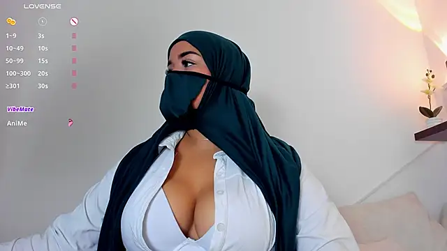 Snapshot of thaira_aly chatting on November 30, 11:47 am thaira aly online show from November 30, 11:47 am