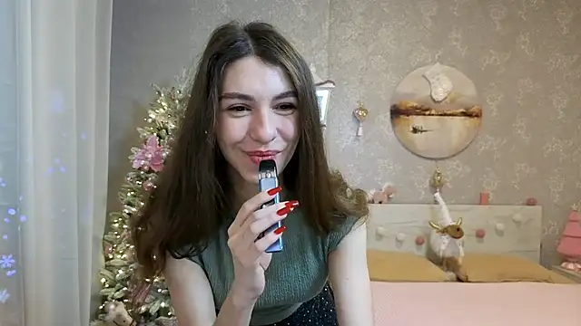 Snapshot of KellyShines chatting on January 11, 6:40 am KellyShines online show from January 11, 6:40 am