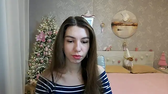 Snapshot of KellyShines chatting on January 12, 9:14 am KellyShines online show from January 12, 9:14 am