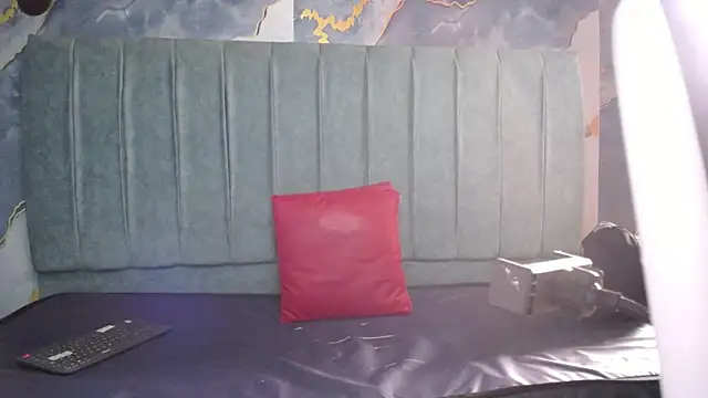 Megara 25 online show from July 3, 1:17 pm