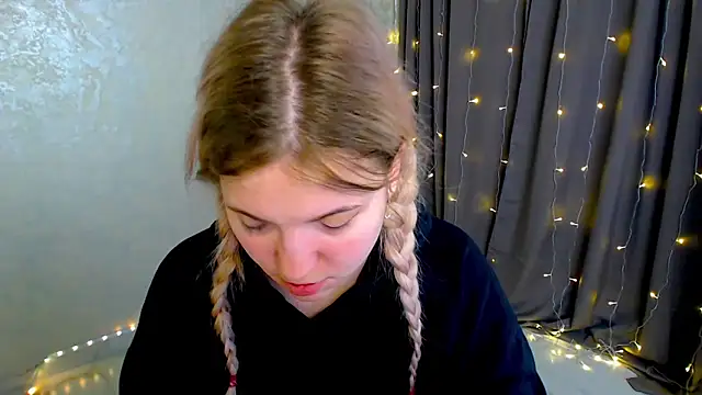 arlana klart online show from February 3, 1:15 am