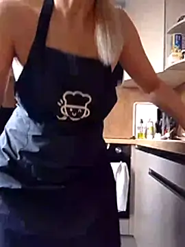 Snapshot of KissMiSveet chatting on March 16, 7:56 am KissMiSveet online show from March 16, 7:56 am