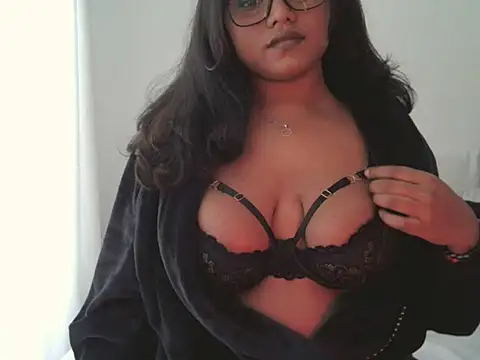 DirtyChaiLatte online show from October 6, 2:25 pm