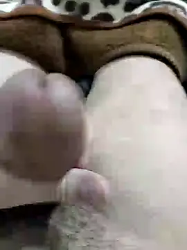 Snapshot of Zepe_12 chatting on April 2, 11:13 pm Zepe 12 online show from April 2, 11:13 pm