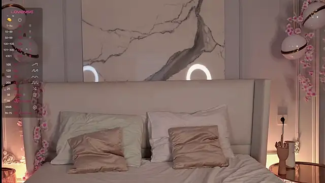 Snapshot of AdoraCortes chatting on November 14, 5:06 am AdoraCortes online show from November 14, 5:06 am