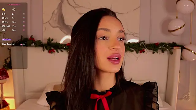 Snapshot of AdoraCortes chatting on December 15, 5:12 am AdoraCortes online show from December 15, 5:12 am