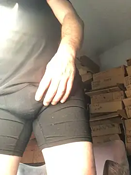 Snapshot of 2playforeplay chatting on March 4, 5:02 am 2playforeplay online show from March 4, 5:02 am