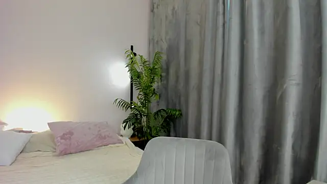 Marie Ellie online show from May 29, 1:36 am