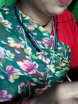 Snapshot of Cutsedi chatting on August 8, 6:26 am Cutsedi online show from August 8, 6:26 am